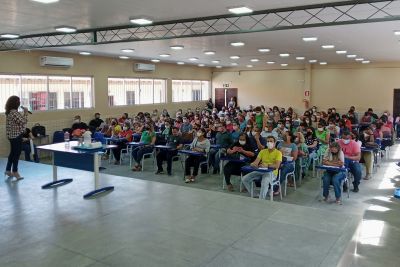notícia: Seduc realiza formação de professores e equipe pedagógica da 5ª USE