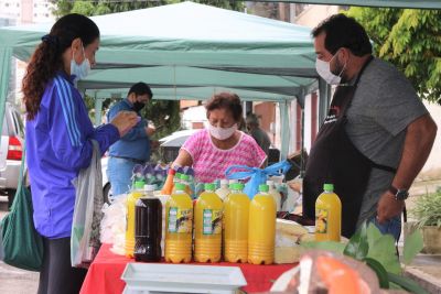 notícia: Produtores rurais de diversas regiões do Estado comercializam produtos agroecológicos em feira na Capital 