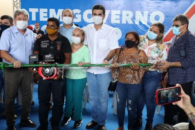 notícia: Governo do Estado entrega 100 rabetas para profissionais da pesca em Abaetetuba