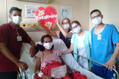 notícia: Projeto de humanização do HGT eleva a autoestima do usuário no leito hospitalar 
