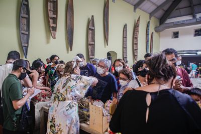 notícia: Mini Festival de Chocolates, Flores e Joias movimenta economia criativa