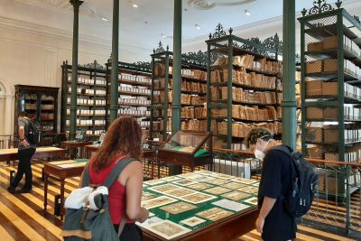 notícia: Arquivo Público promove visita guiada e exposição sobre educação 