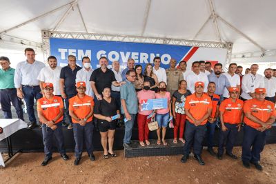 notícia: Famílias atingidas pelas chuvas recebem benefício do Programa Recomeçar