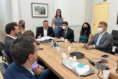 notícia: PGE assina contrato com empresa para concurso de procurador