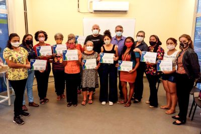 notícia: Moradoras do Icuí-Guajará concluem oficina de artesanatos em juta na UsiPaz