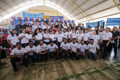 notícia: Em Ponta de Pedras, Programa Qualifica Pará certifica 40 concluintes de dois cursos