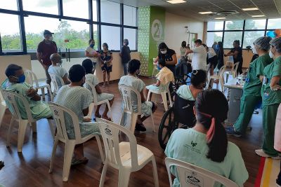 notícia: Hospital Regional Público de Castanhal realiza ação de beleza e valorização para os pacientes