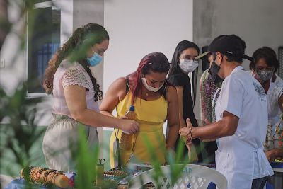 notícia: Emater recebe produtores de Marituba em feira para Dia das Mães