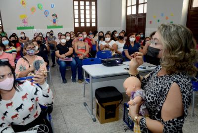 notícia: Seduc promove capacitação para profissionais da creche 'Prof. Orlando Bitar’