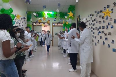 notícia: Homenagens marcaram o encerramento da Semana de Enfermagem do Abelardo Santos