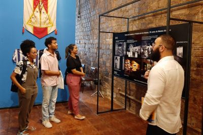 notícia: Museu do Círio recebe alunos da Universidade do Estado (Uepa) para estágio supervisionado