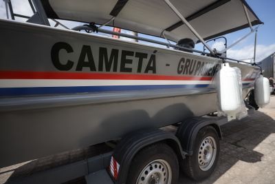 notícia: Em Cametá, Estado entrega nova embarcação para reforçar a segurança pública nos rios da região