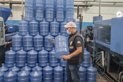 notícia: Órgãos fiscalizam fábrica de envase de água mineral em Benevides, na Grande Belém