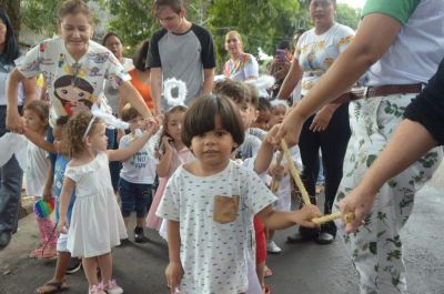 notícia: Creche Prof. Orlando Bitar promove primeiro Círio e envolve mais de 250 crianças
