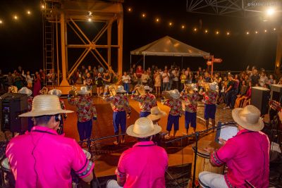 notícia: Boi Veludinho e Grupo Regional Sancari encerram programação musical do Círio na Estação