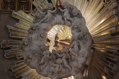 notícia: Devotos ficam mais perto da imagem original de Nossa Senhora de Nazaré