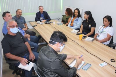 notícia: 'Café com Conhecimento' debate acesso à informação de qualidade sobre questão ambiental