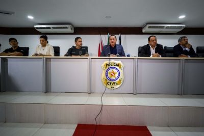 notícia: Dupla é presa em investigação sobre morte de delegado do Amazonas 