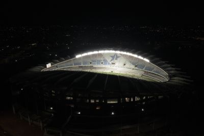 notícia: Sedop inicia testes de iluminação e placar eletrônico do Mangueirão