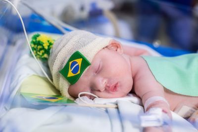 notícia: Em ritmo de Copa do Mundo, bebês do Regional de Marabá participam de ensaio fotográfico especial