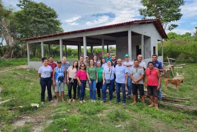 notícia: Adepará entrega primeiro registro artesanal para Casa de Farinha, em Augusto Corrêa