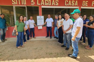 notícia: Adepará entrega primeiro certificado e registro artesanal para Casa de Farinha em Augusto Corrêa