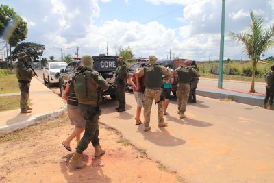 notícia: Suspeitos do assalto a bancos em Garrafão do Norte são transferidos para Belém