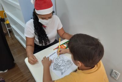 notícia: NATEA Caetés antecipa Natal de usuários e entrega carteiras de identificação do autista