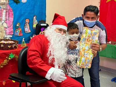 notícia: Funcionários do Hospital Oncológico Infantil ajudam a concretizar 'Um sonho de Natal'