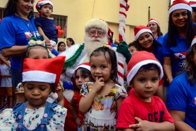 notícia: Alunos da ‘Creche Orlando Bitar’ recebem presentes doados por servidores da Seduc