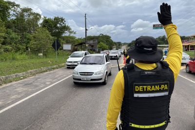 notícia: Detran auxilia na regularização de veículos em postos de fiscalização