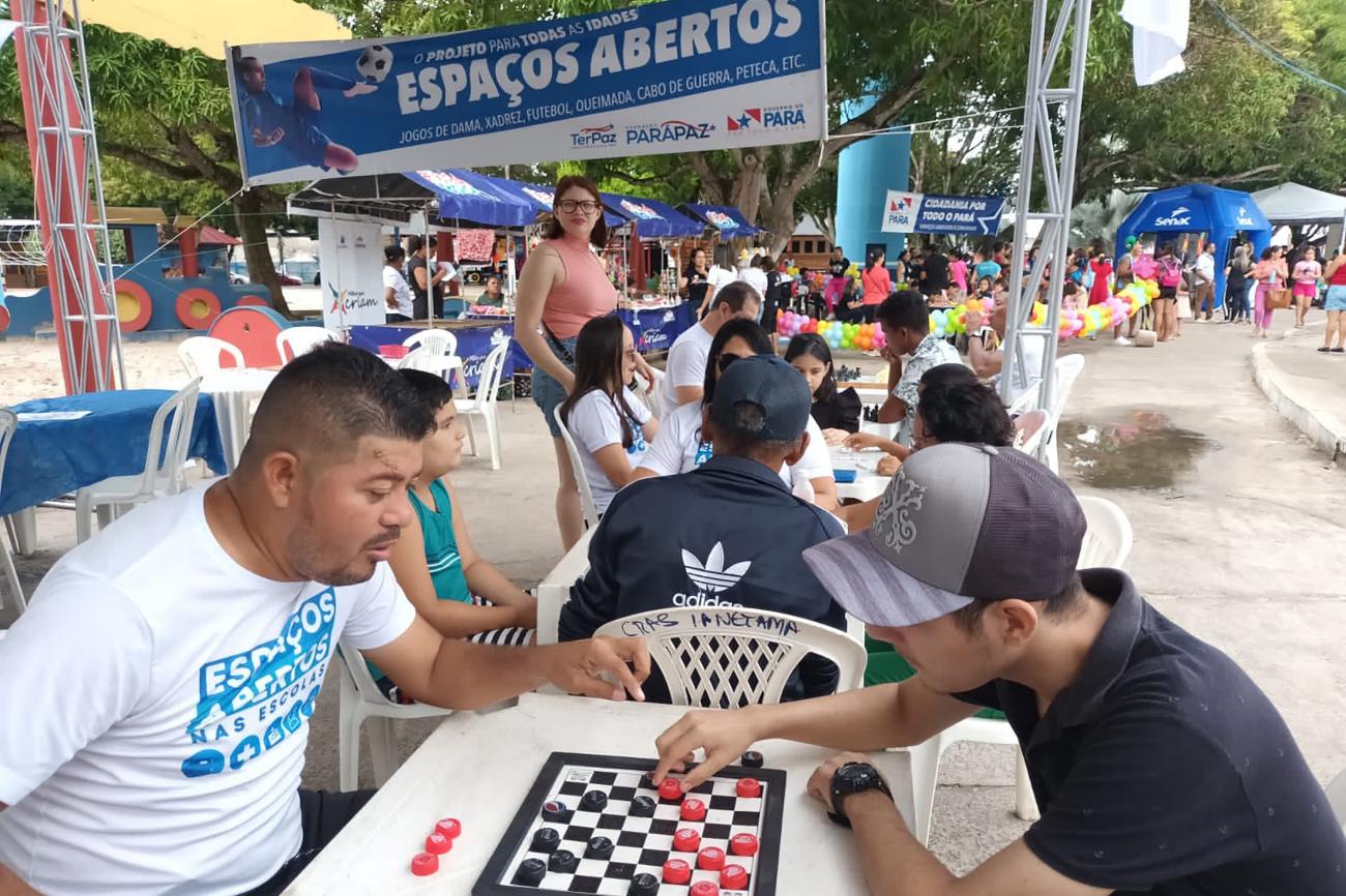 Projeto 'Espaços Abertos' toma esporte como meio de interação entre  crianças e jovens