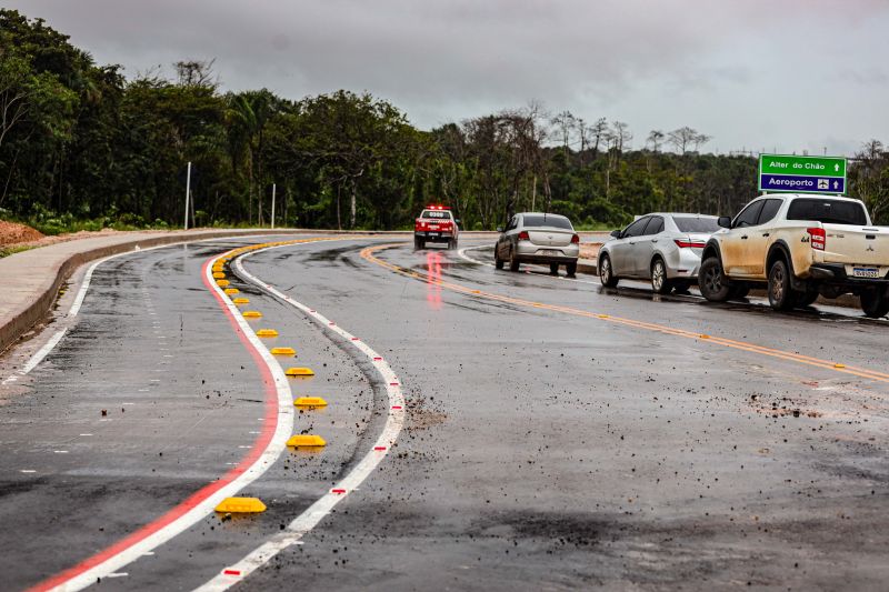  avenida moaçara em Santarém Foto Marco Santos/AGPARA <div class='credito_fotos'>Foto: Marco Santos / Ag. Pará   |   <a href='/midias/2023/originais/15719_44408c69-df57-6519-c0fc-562395389b55.jpg' download><i class='fa-solid fa-download'></i> Download</a></div>