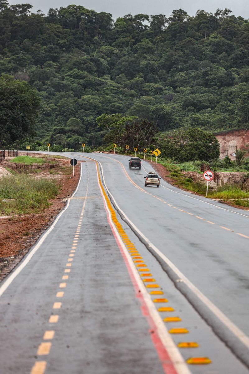  avenida moaçara em Santarém Foto Marco Santos/AGPARA <div class='credito_fotos'>Foto: Marco Santos / Ag. Pará   |   <a href='/midias/2023/originais/15719_6bd468d8-4c65-7200-7932-9d0c2de01b74.jpg' download><i class='fa-solid fa-download'></i> Download</a></div>