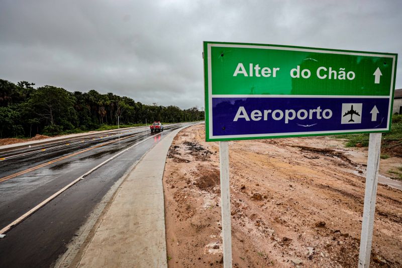  avenida moaçara em Santarém Foto Marco Santos/AGPARA <div class='credito_fotos'>Foto: Marco Santos / Ag. Pará   |   <a href='/midias/2023/originais/15719_92260f65-97c9-3f3a-9bae-90348743c764.jpg' download><i class='fa-solid fa-download'></i> Download</a></div>