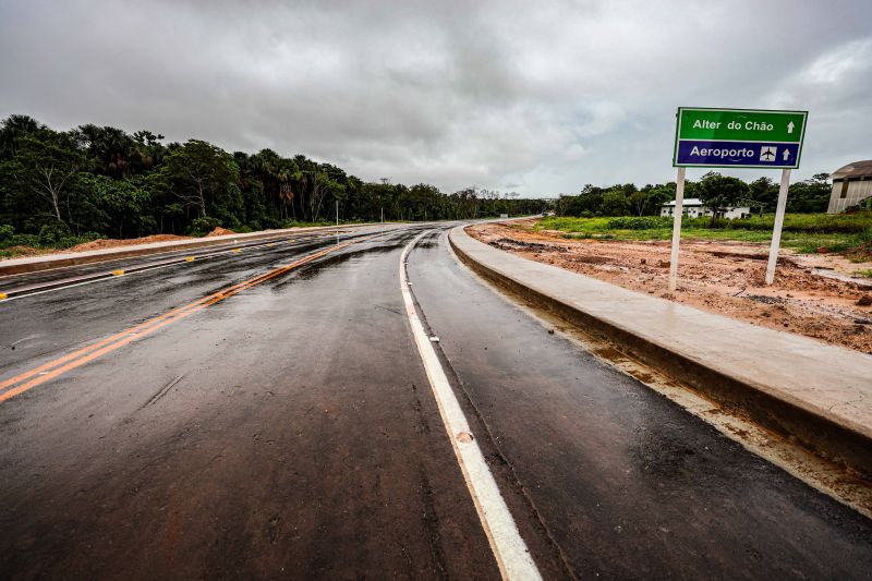  avenida moaçara em Santarém Foto Marco Santos/AGPARA <div class='credito_fotos'>Foto: Marco Santos / Ag. Pará   |   <a href='/midias/2023/originais/15719_f2dfd05d-559d-da38-424f-d3279ed01ed9.jpg' download><i class='fa-solid fa-download'></i> Download</a></div>