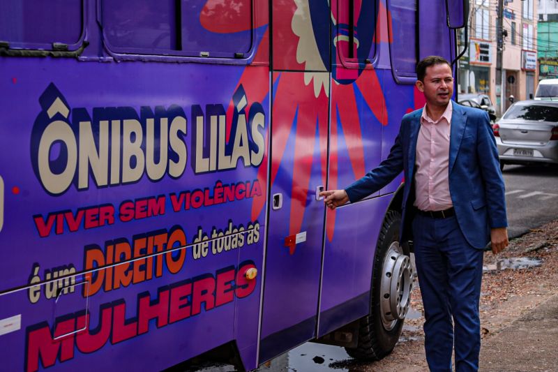Entrega ônibus lilás SEJUDH - Fotos Pedro Guerreiro/agpara <div class='credito_fotos'>Foto: Pedro Guerreiro / Ag. Pará   |   <a href='/midias/2023/originais/15721_1db13df5-5c2a-a035-2718-f3ecf75ded91.jpg' download><i class='fa-solid fa-download'></i> Download</a></div>