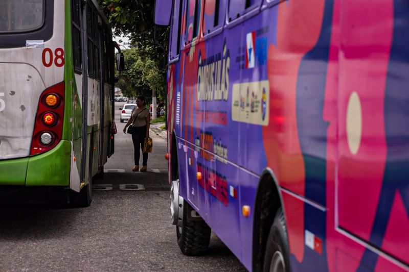 Entrega ônibus lilás SEJUDH - Fotos Pedro Guerreiro/agpara <div class='credito_fotos'>Foto: Pedro Guerreiro / Ag. Pará   |   <a href='/midias/2023/originais/15721_5dc5fc1c-5fad-f0d1-3c10-cc3bc450cb05.jpg' download><i class='fa-solid fa-download'></i> Download</a></div>