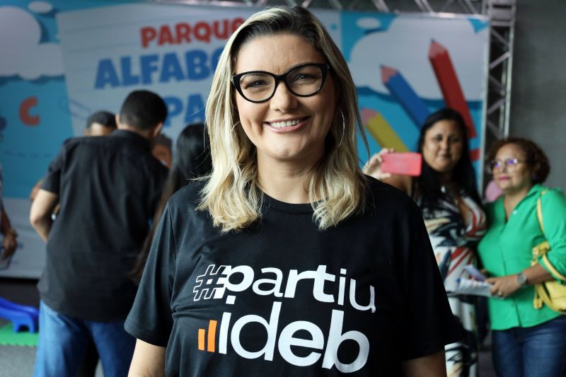 Prefeita Benevides -  Luziane Solon <div class='credito_fotos'>Foto: Bruno Cecim / Ag.Pará   |   <a href='/midias/2023/originais/15775_8d6c6718-f3e3-f229-4fc9-89b1662476e8.jpg' download><i class='fa-solid fa-download'></i> Download</a></div>