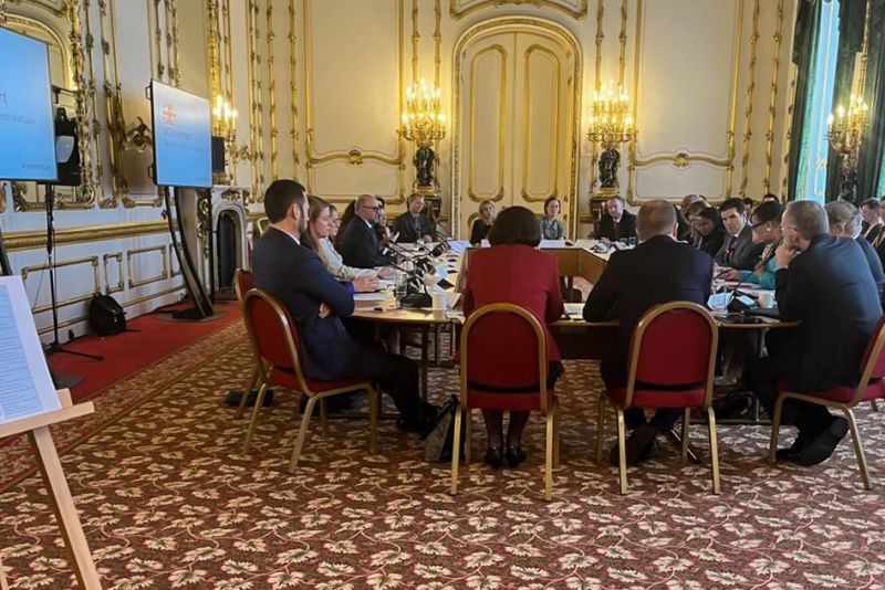 Helder Barbalho em reunião com representantes ingleses nesta sexta-feira (17)
