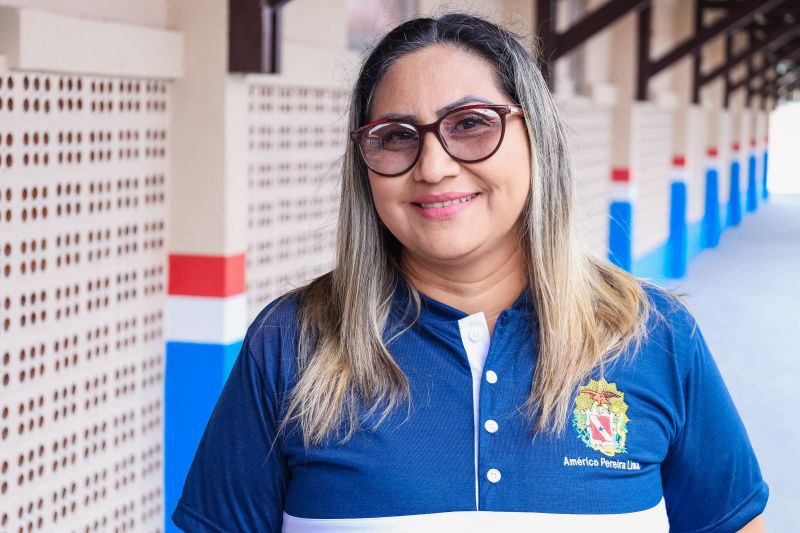 Raquel Lopes Soares, profa de Filosofia da escola Américo Pereira, em Juruti. <div class='credito_fotos'>Foto: Bruno Cecim / Ag.Pará   |   <a href='/midias/2023/originais/15990_17963c62-4c50-4f7c-f24a-4a74235571b0.jpg' download><i class='fa-solid fa-download'></i> Download</a></div>