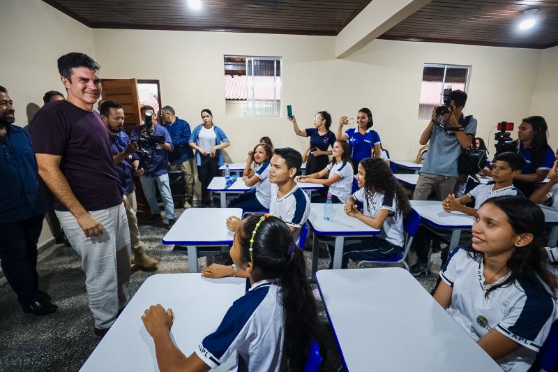 entrega de escola em Juruti