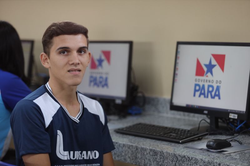 Joa~o Vitor, estudante_ <div class='credito_fotos'>Foto: Pedro Guerreiro / Ag. Pará   |   <a href='/midias/2023/originais/16002_3d12cc45-5d6a-6b85-ef29-6cc5dc1c425a.jpg' download><i class='fa-solid fa-download'></i> Download</a></div>