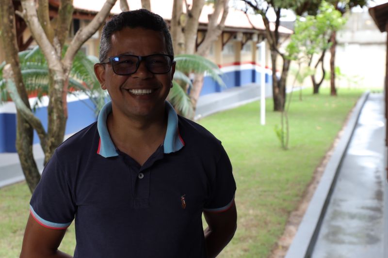 Gerry dos Santos, funciona´rio escolar <div class='credito_fotos'>Foto: Pedro Guerreiro / Ag. Pará   |   <a href='/midias/2023/originais/16002_70167c94-e323-6ff2-3c93-f4d9b4d2db30.jpg' download><i class='fa-solid fa-download'></i> Download</a></div>