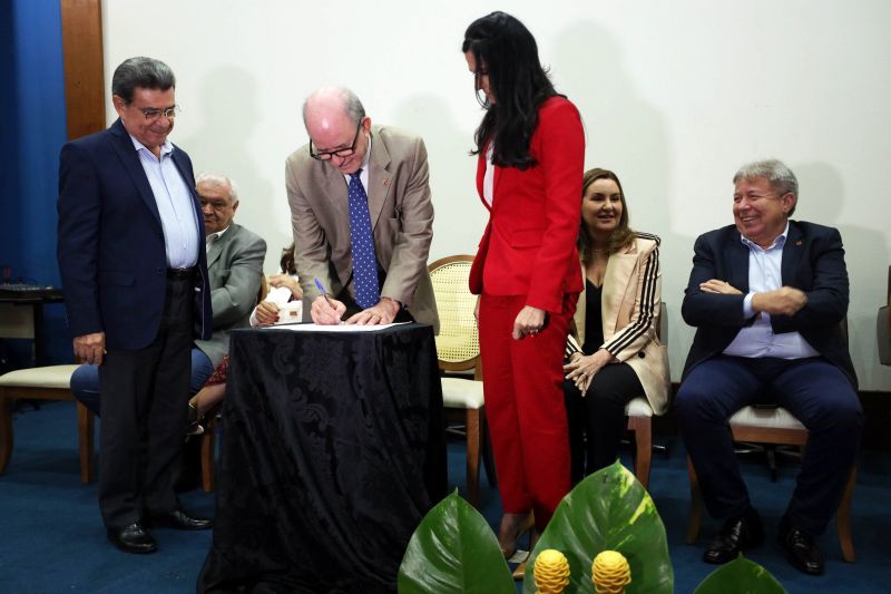 Posse do Tribunal de Recursos Fazendário da SEFA e entrega de uma Unidade de trânsito e da área do Tesouro Estadual <div class='credito_fotos'>Foto: Bruno Cecim / Ag.Pará | <a href='/midias/2023/originais/16031_c948d809-fd66-e646-3e6f-4c4fc761c9ef.jpg' download><i class='fa-solid fa-download'></i> Download</a></div>