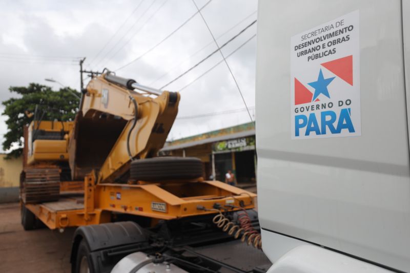 GOVERNADOR ASSINA OS - ESTRADAS E VIAS CEASA - Fotos Pedro Guerreiro <div class='credito_fotos'>Foto: Pedro Guerreiro / Ag. Pará   |   <a href='/midias/2023/originais/16034_3473f002-1493-3bac-02c4-1562bdb0e6d0.jpg' download><i class='fa-solid fa-download'></i> Download</a></div>