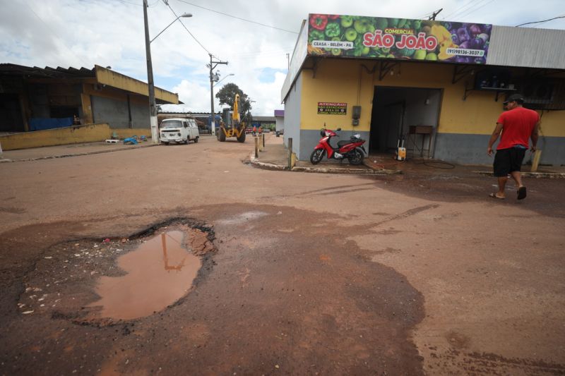 GOVERNADOR ASSINA OS - ESTRADAS E VIAS CEASA - Fotos Pedro Guerreiro <div class='credito_fotos'>Foto: Pedro Guerreiro / Ag. Pará   |   <a href='/midias/2023/originais/16034_cdad8e4f-0415-3571-a087-9f473b8badfb.jpg' download><i class='fa-solid fa-download'></i> Download</a></div>
