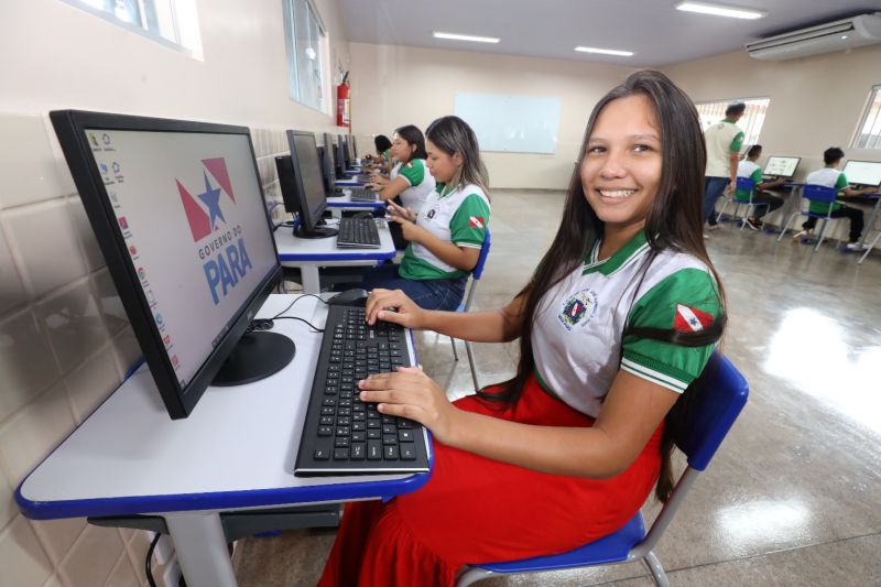 Lohane Andrade, estudante (1 série) <div class='credito_fotos'>Foto: Bruno Cecim / Ag.Pará | <a href='/midias/2023/originais/16154_671cf5c2-96f8-9ca0-e23d-8c470d1858c5.jpg' download><i class='fa-solid fa-download'></i> Download</a></div>