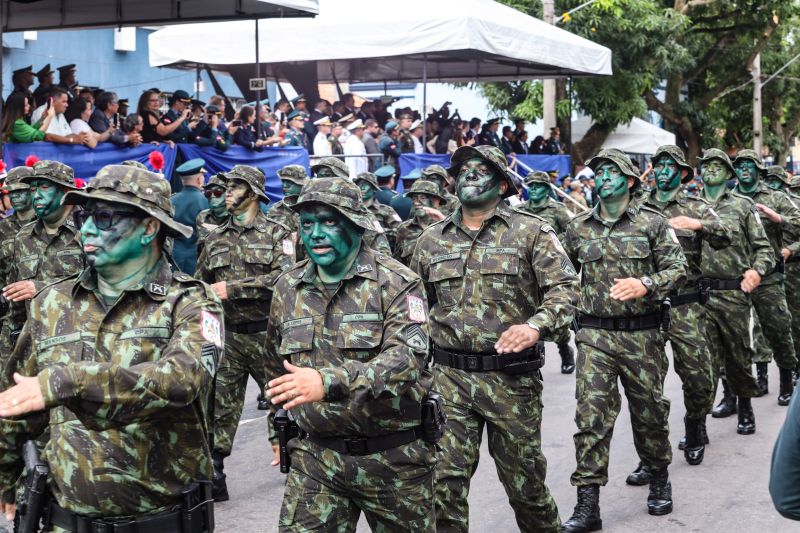 Desfile de Batalhão da PM marcou evento comemorativo pelo Dia do Patrono da Corporação, o Alferes Tiradentes