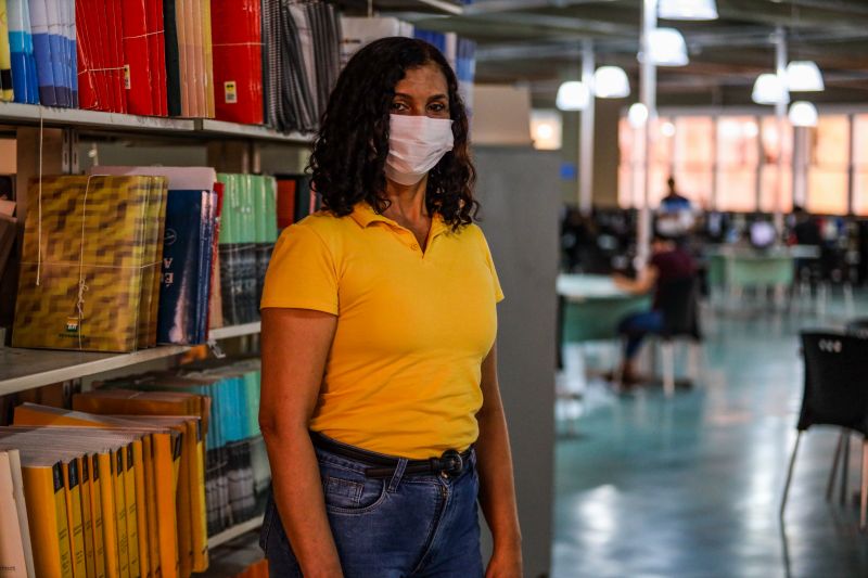 Simone Rabelo, bibliotecária